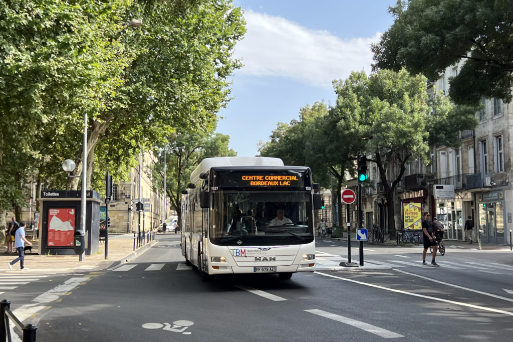 Read more about the article Discovering Bordeaux: Mastering Public Transportation​